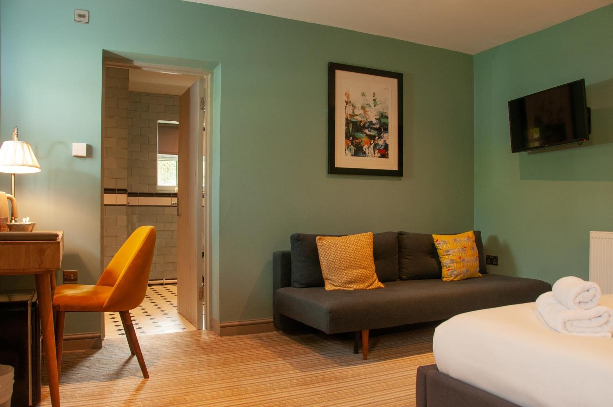 เดอะ คาวเดรย์ อาร์ม Bed & Breakfast Worth  ภายนอก รูปภาพ