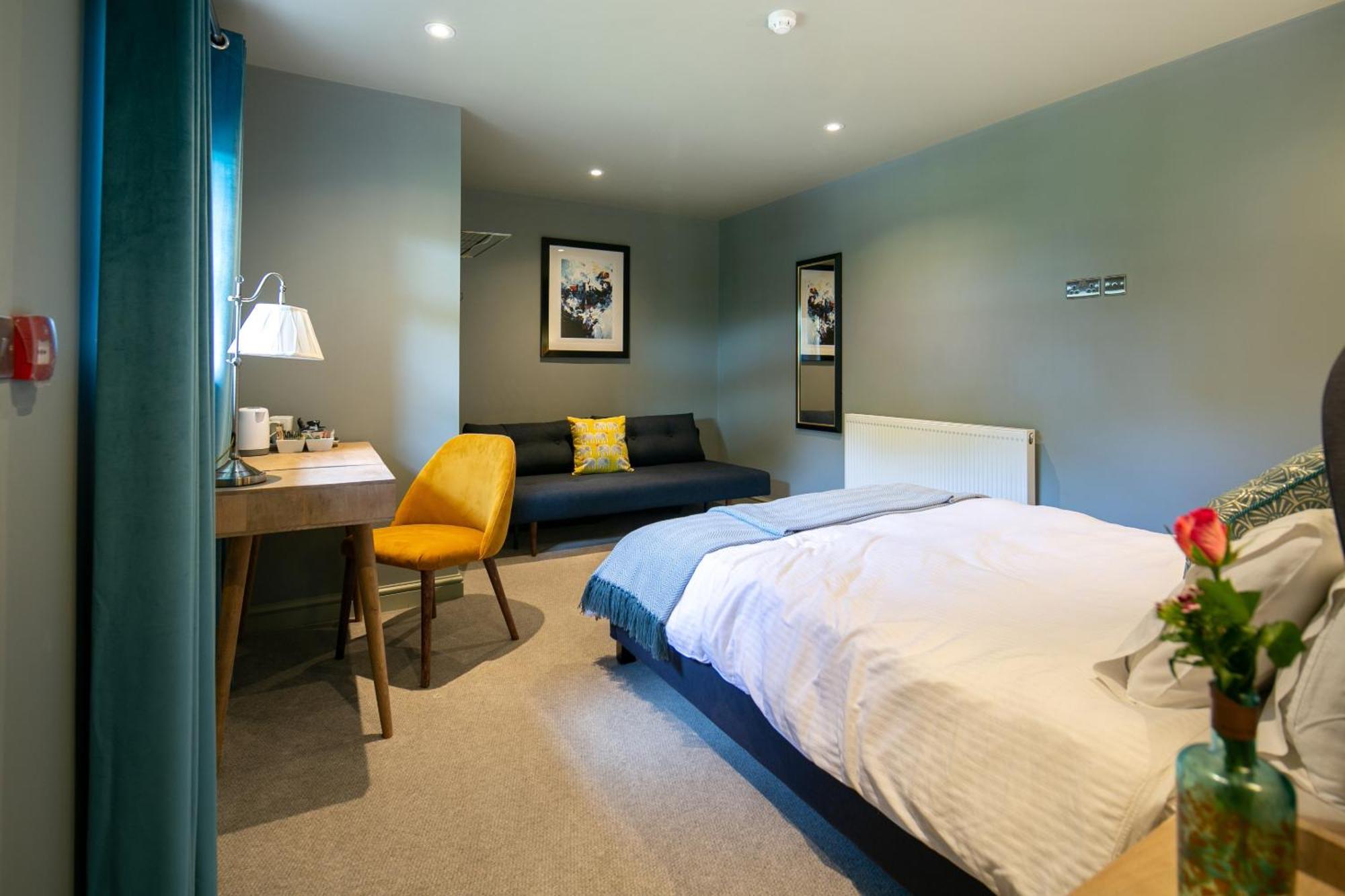 เดอะ คาวเดรย์ อาร์ม Bed & Breakfast Worth  ภายนอก รูปภาพ