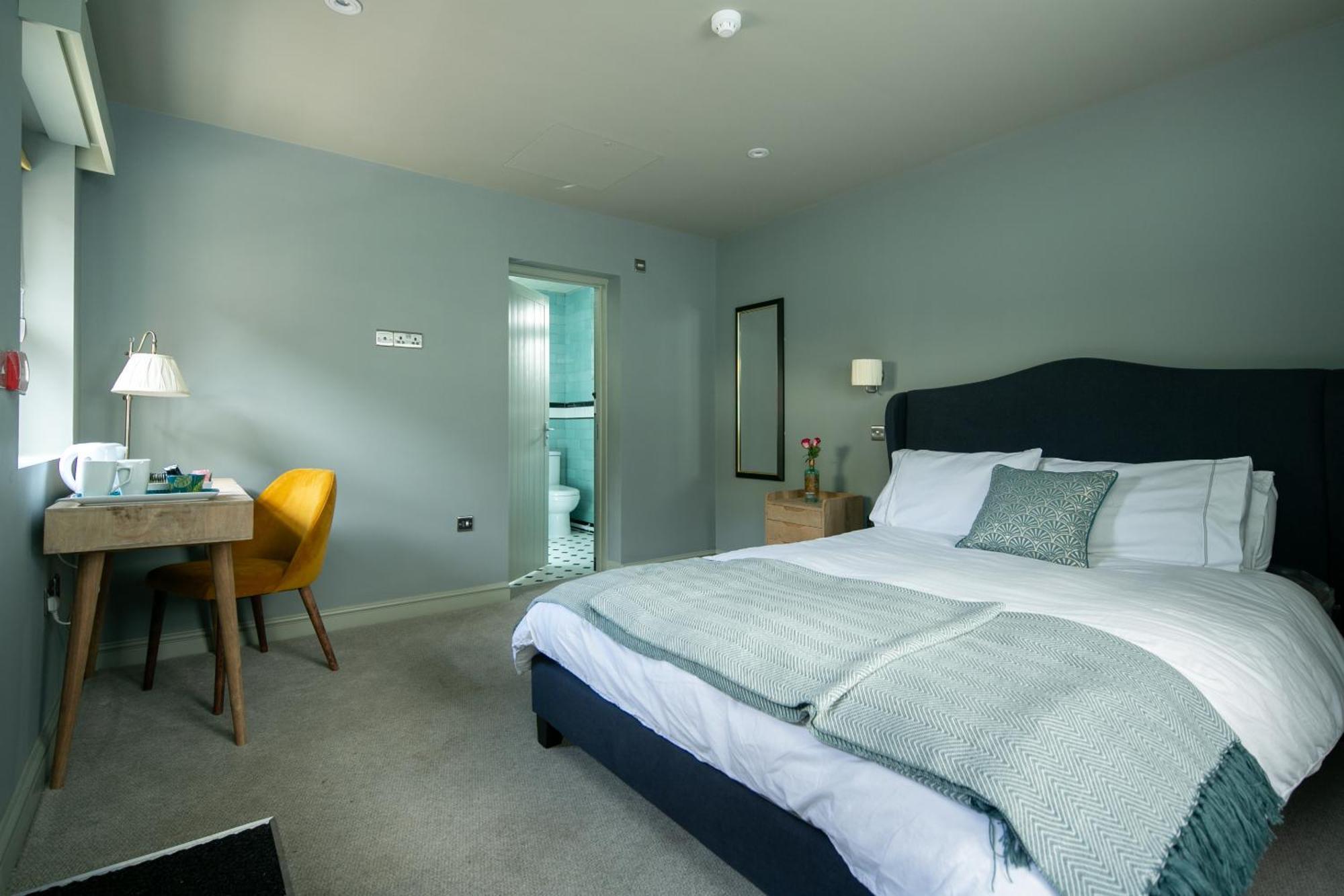 เดอะ คาวเดรย์ อาร์ม Bed & Breakfast Worth  ภายนอก รูปภาพ